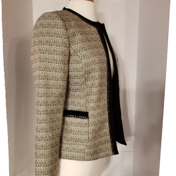Tahari by Arthur S Levine  Jacket 4 P - Picture 7 of 8